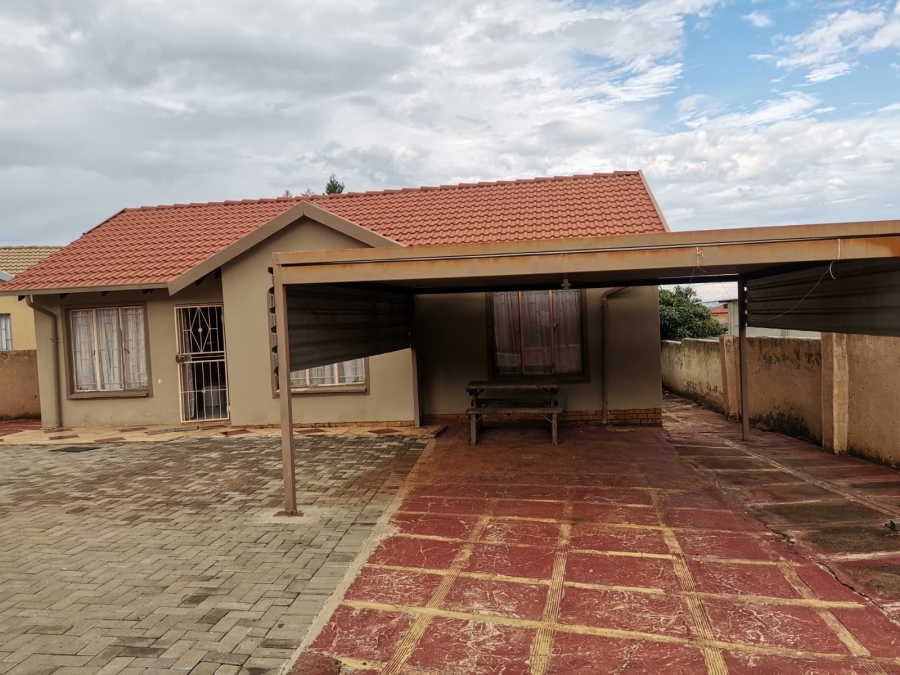 To Let 3 Bedroom Property for Rent in Tlhabane West North West